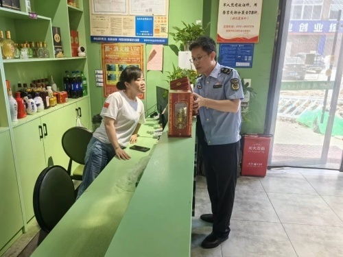 鹰潭市局开展餐饮服务经营单位“特供酒”专项检查，守护餐桌安全